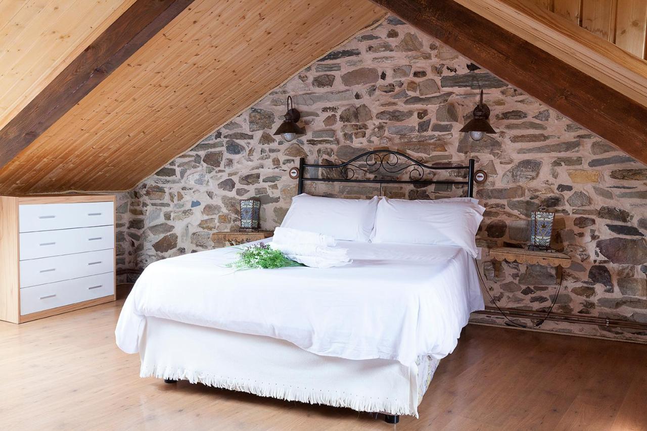 La Rosa Del Agua Bed & Breakfast El Acebo de San Miguel Ngoại thất bức ảnh